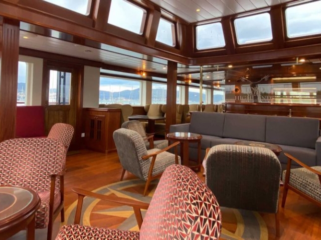 The Lounge on the Lord of the Highlands cruise ship