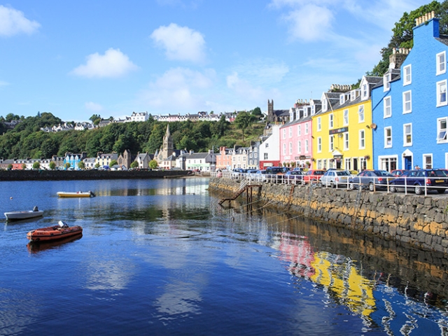The colourful buildings of Tobermoray
